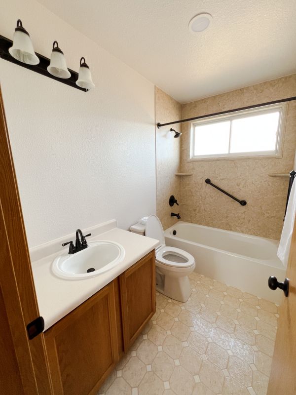 Top Bathroom Remodeling Companies in Lenexa, KS
